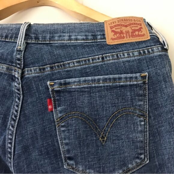 Like new Women’s Levi’s Straus Jeans straight ( 10) - Picture 6 of 9